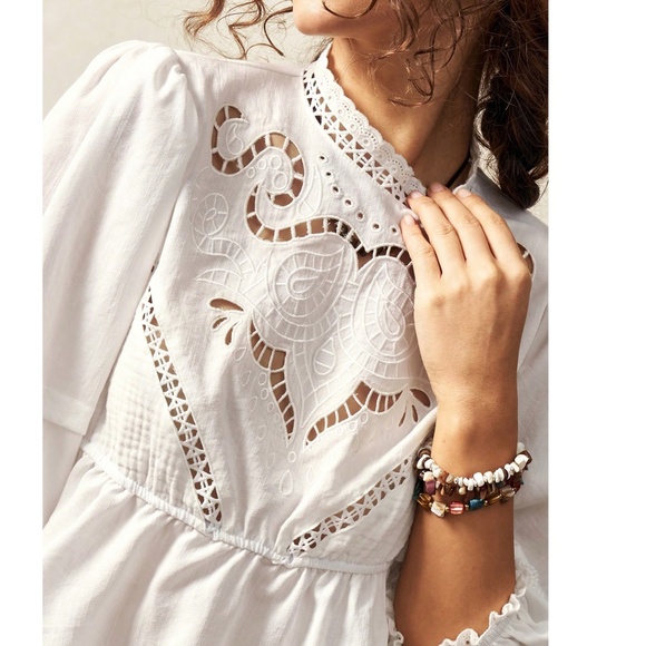 Boho White Lace 3/4 Sleeve Flared Hem Top - Picture 2 of 6